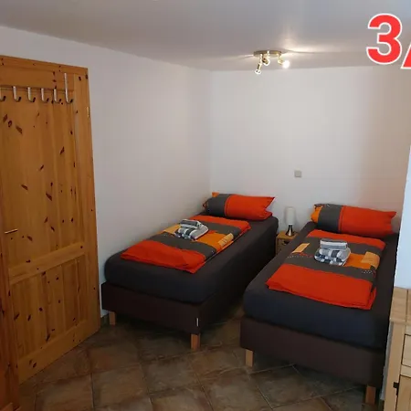 Holiday home Gaestehaus Gruppenunterkunft Gruppenferienhaus Ruegen -bodden- Fuer Bis Zu 17 Gaeste Und 7 Sz