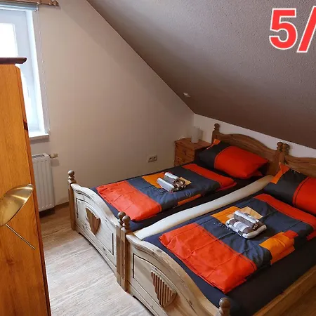 Holiday home Gaestehaus Gruppenunterkunft Gruppenferienhaus Ruegen -bodden- Fuer Bis Zu 17 Gaeste Und 7 Sz *