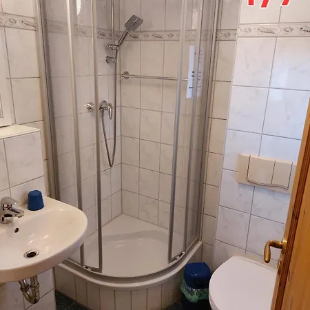 Gaestehaus Gruppenunterkunft Gruppenferienhaus Ruegen -bodden- Fuer Bis Zu 17 Gaeste Und 7 Sz * Schaprode