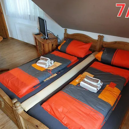 Gaestehaus Gruppenunterkunft Gruppenferienhaus Ruegen -bodden- Fuer Bis Zu 17 Gaeste Und 7 Sz Holiday home