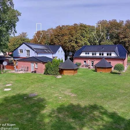 Gaestehaus Gruppenunterkunft Gruppenferienhaus Ruegen -bodden- Fuer Bis Zu 17 Gaeste Und 7 Sz Holiday home Schaprode
