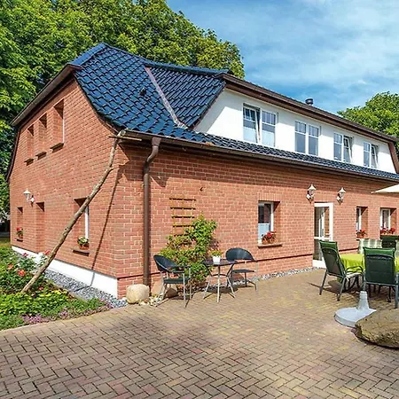 Bodden- Vis-a-vis Hiddensee Fuer Bis Zu 15 Gaeste In 7 Schaprode