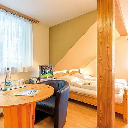 Hébergement de vacances Bodden- Vis-a-vis Hiddensee Fuer Bis Zu 15 Gaeste In 7 *